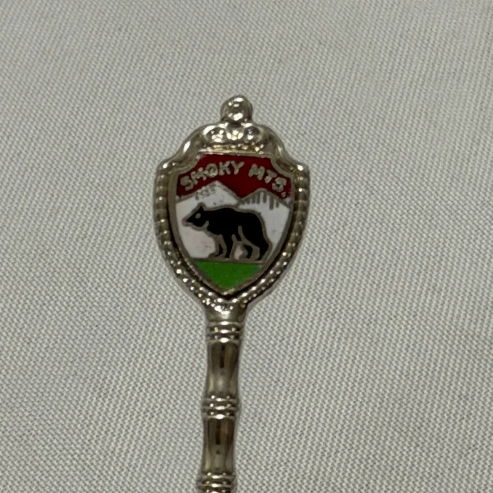 Smoky Mountains USA Souvenir Spoon Bear‎ Shield Silver Tone Travel Decor Vintage
